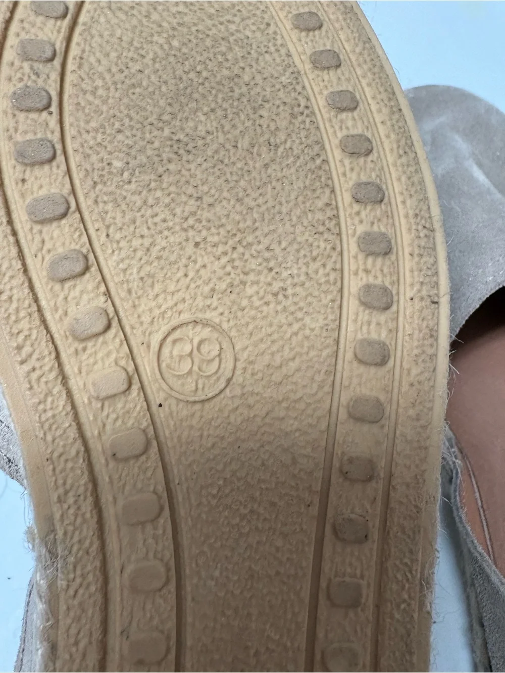 Verbenas Flats in Tan Size 8 (39) - Picture 5 of 5